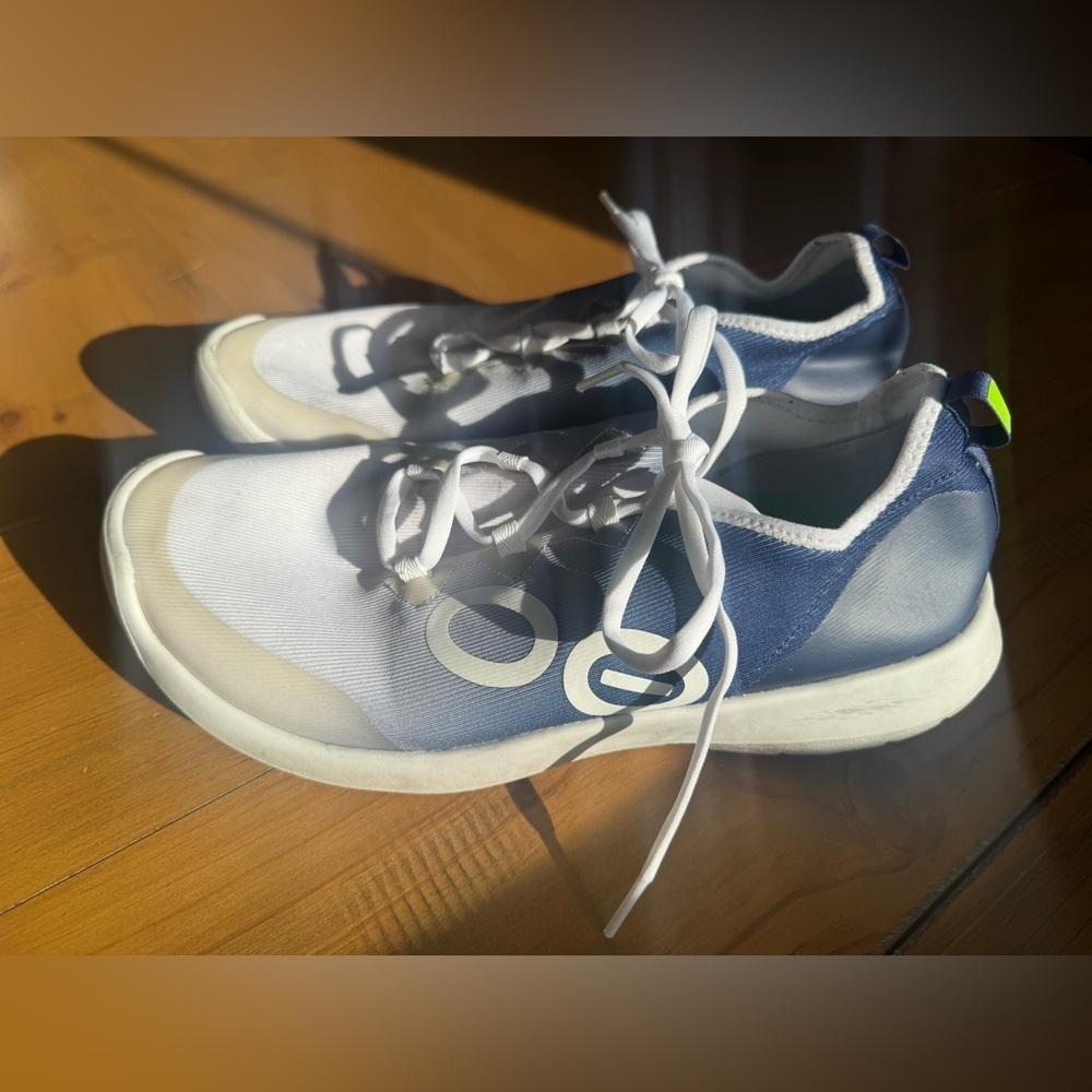 OOFOS OOmg Sport LS low recovery shoes in the navy Size 11.5